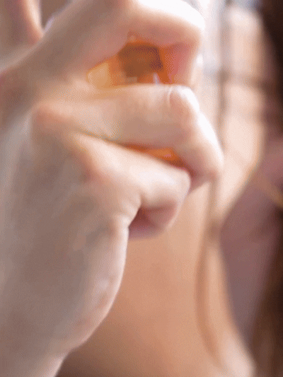 Spray pH Shine on Hair