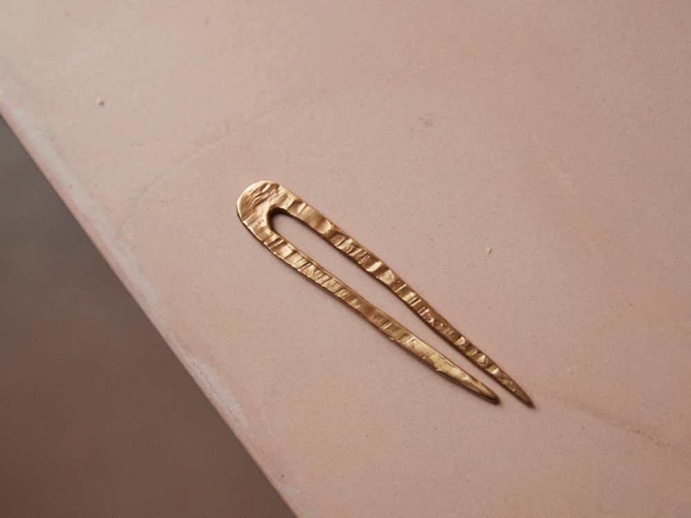 A 10-second solution for effortless hair